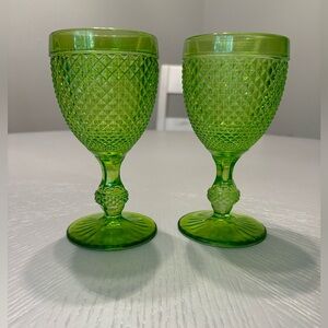 Light Green Diamond Point Wine Glasses Water Goblets Set of 2